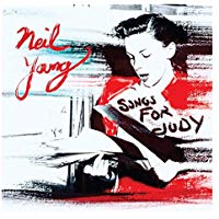 ニール・ヤングのアーカイヴ・シリーズの最新作「ソングズ・フォー・ジュディ」が入荷しました！今回は、１９７６年１１月にアメリカ各都市で行われていたツアーの中から選りすぐりのアコースティック・パフォーマンス全２３曲を収録した、珠玉のライヴ・アコースティック・アルバム！