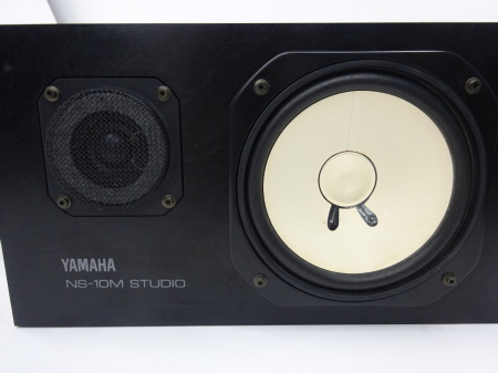 YAMAHA NS-10M(2$BBf(B1$BAH(B)